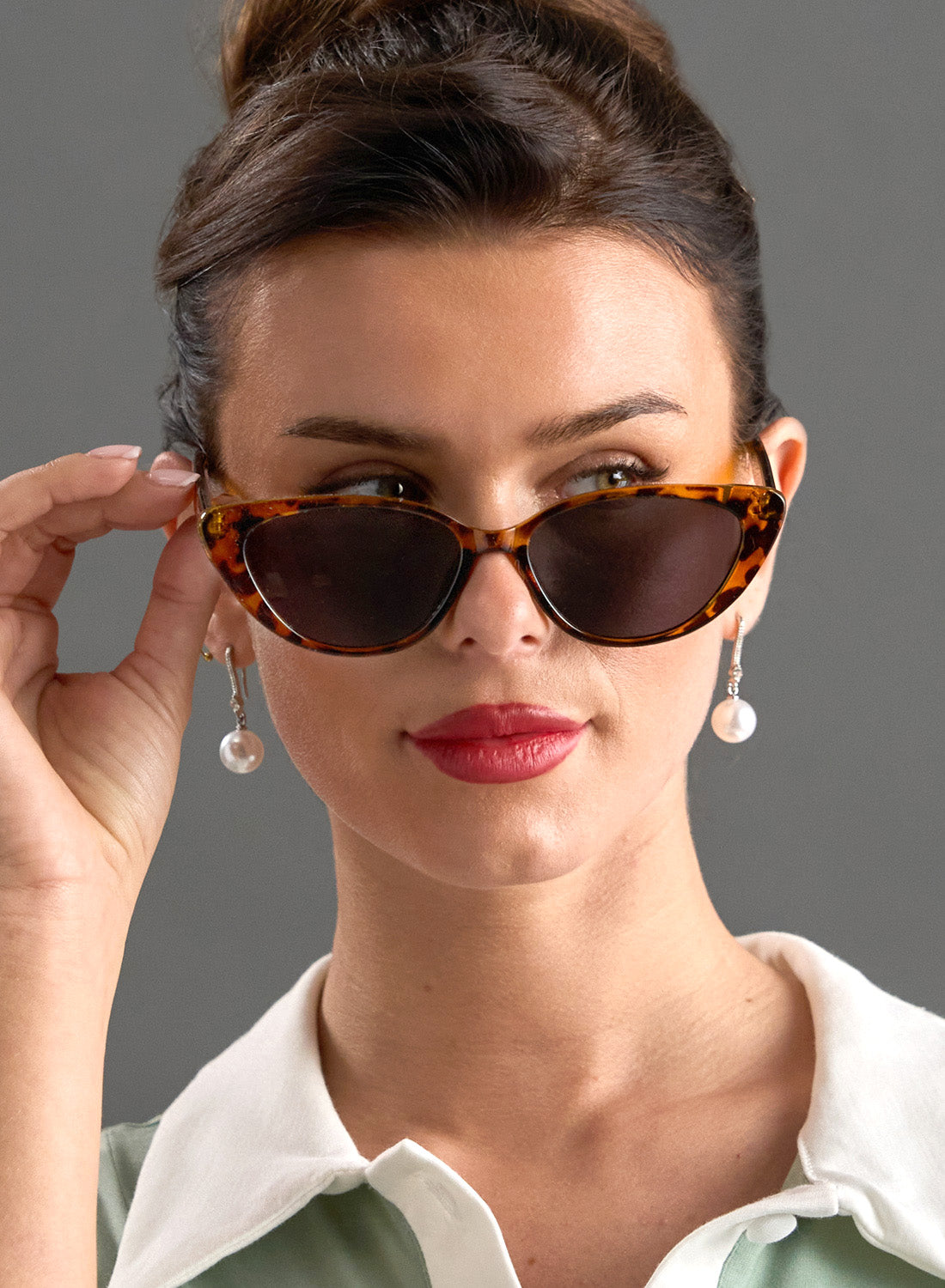 Capri Vintage Tortoise Shell Cat-Eye Style Sunglasses