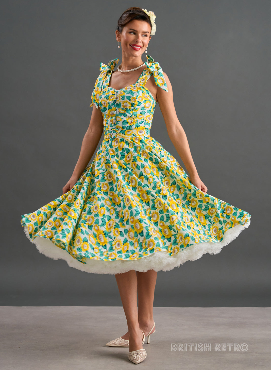 'Suzy Q' Sunflower 50s Full Circle Dress