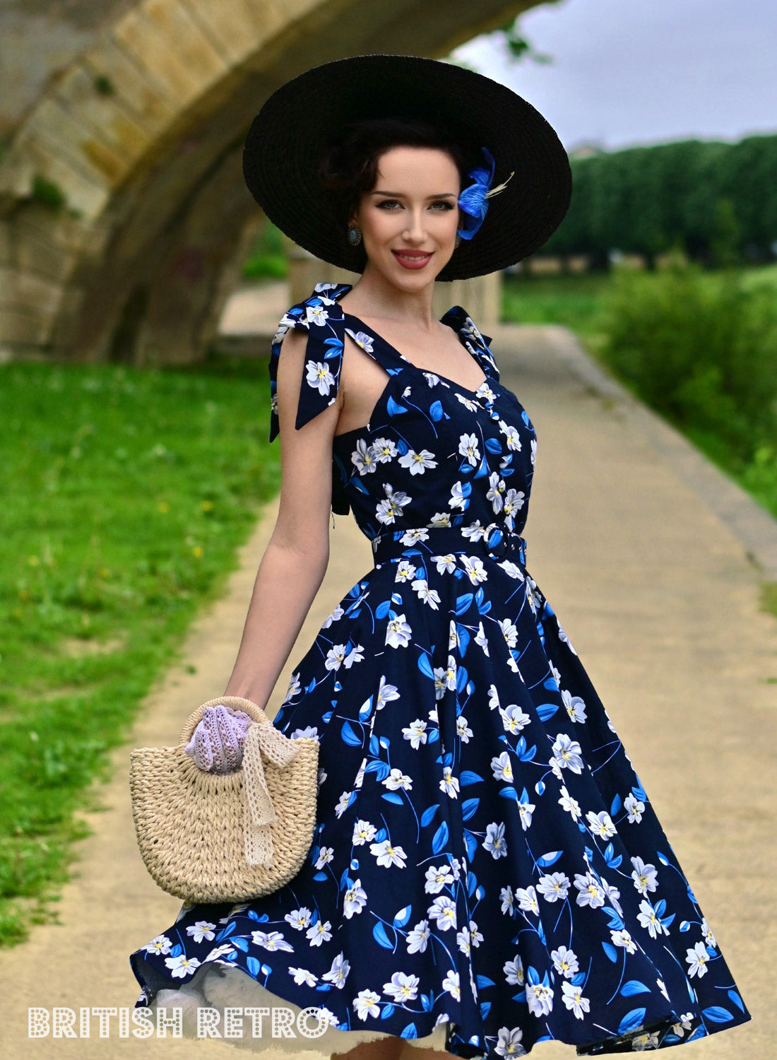 'Suzy Q' Navy Floral 50s Full Circle Dress