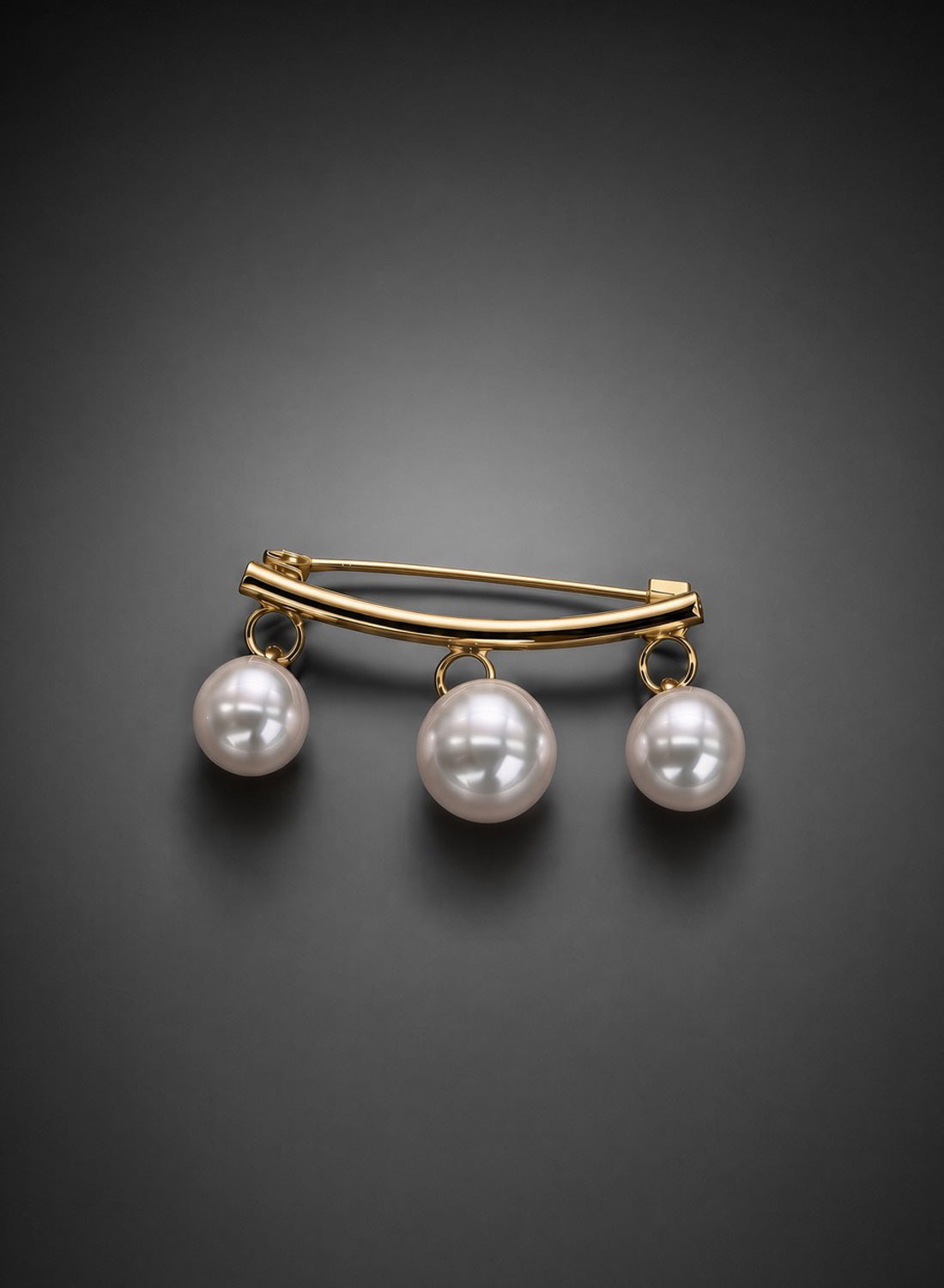 Dancing Pearl Pin Brooch Gold