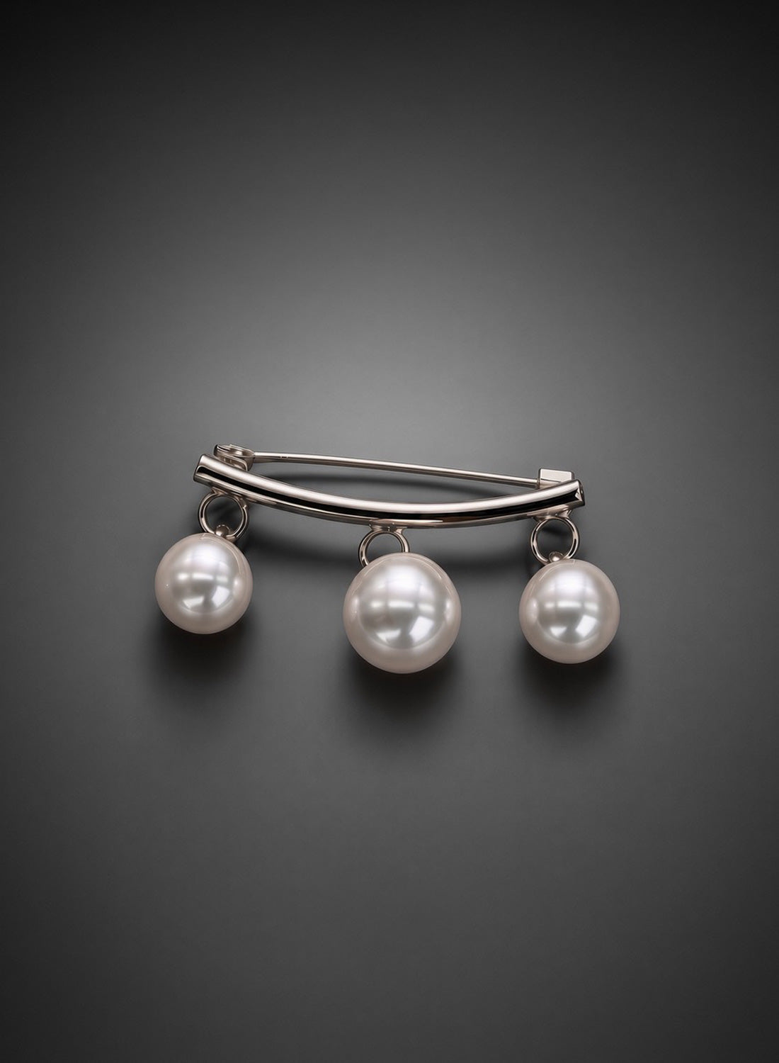 Dancing Pearl Pin Brooch Silver