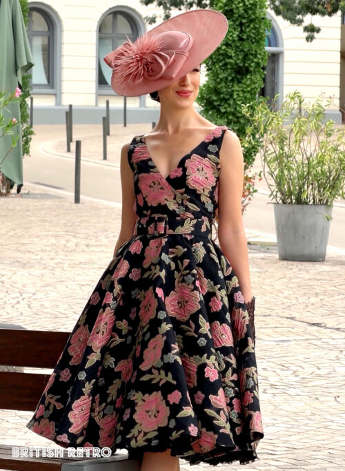 summer linen dress Minimalist Maxi Dress, V-Neck, Open Back – Cross Back Straps, Pockets, L / Military The Simmons Dress in INHOUSE Sunflower Wedding Dress - Talla:EXTENDED